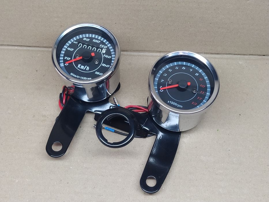 Панель приборов мото универсальная спидометр 180км/ч, тахометр, хром