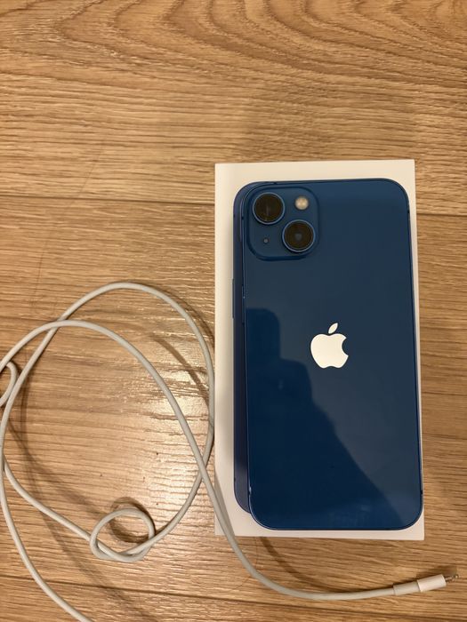 Oryginalny iPhone 13 niebieski w dobrym stanie