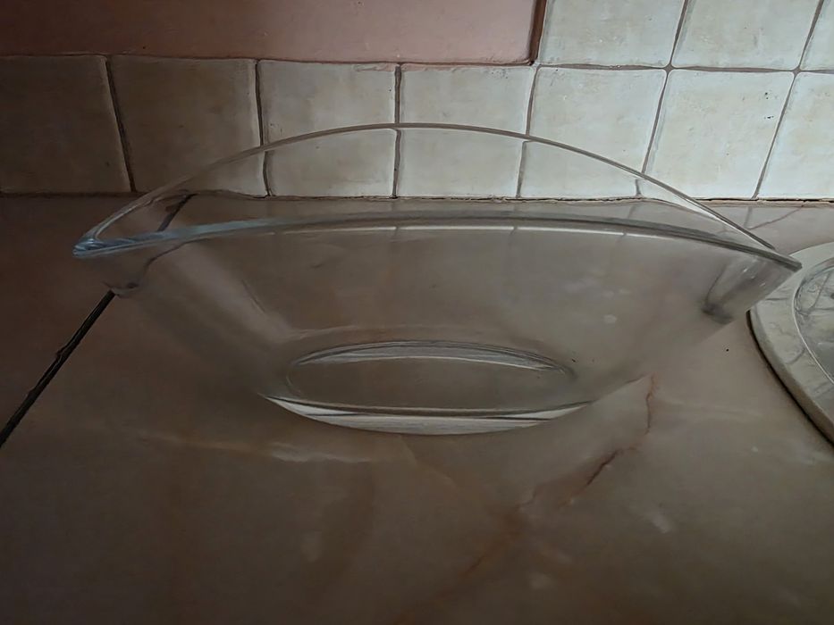 Różne szklane wazony