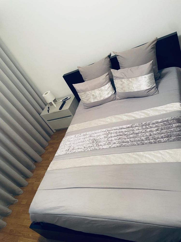 Cama de casal como nova