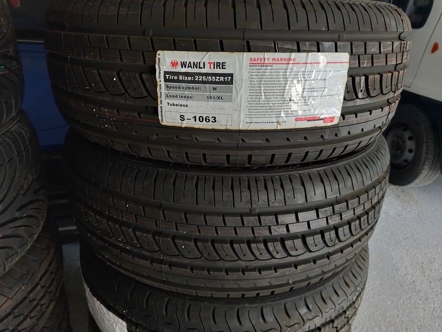 4 pneus Novos 225/55R17 Wanli