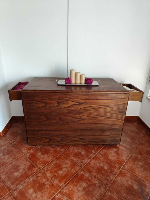 Mesa de Jantar de Madeira Castanheiro c/ 6 Cadeiras - Excelente Estado