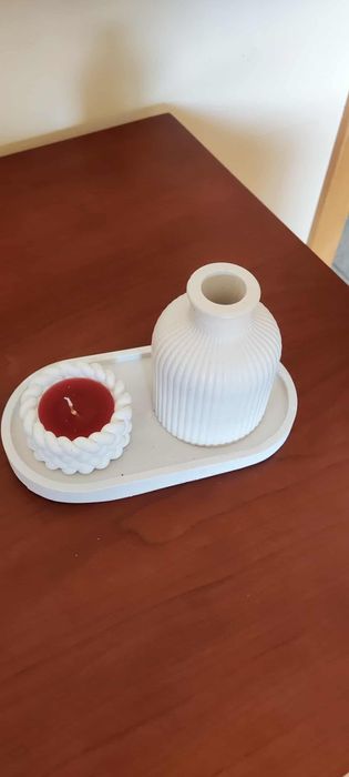 Conjunto de gesso e velas artesanais