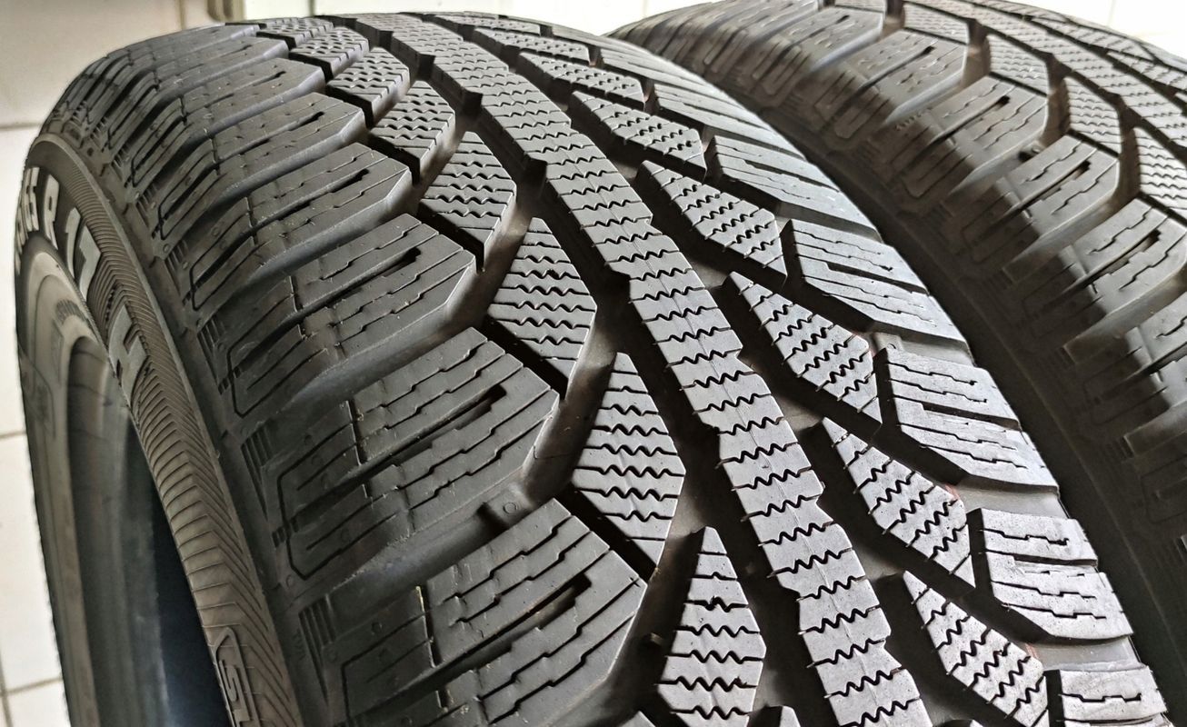 2x 215/65r17 Semperit Master-Grip 2/99h