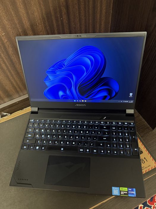 Gigabyte Aorus 15X ASF RTX4070 13700HX ще на гарантії