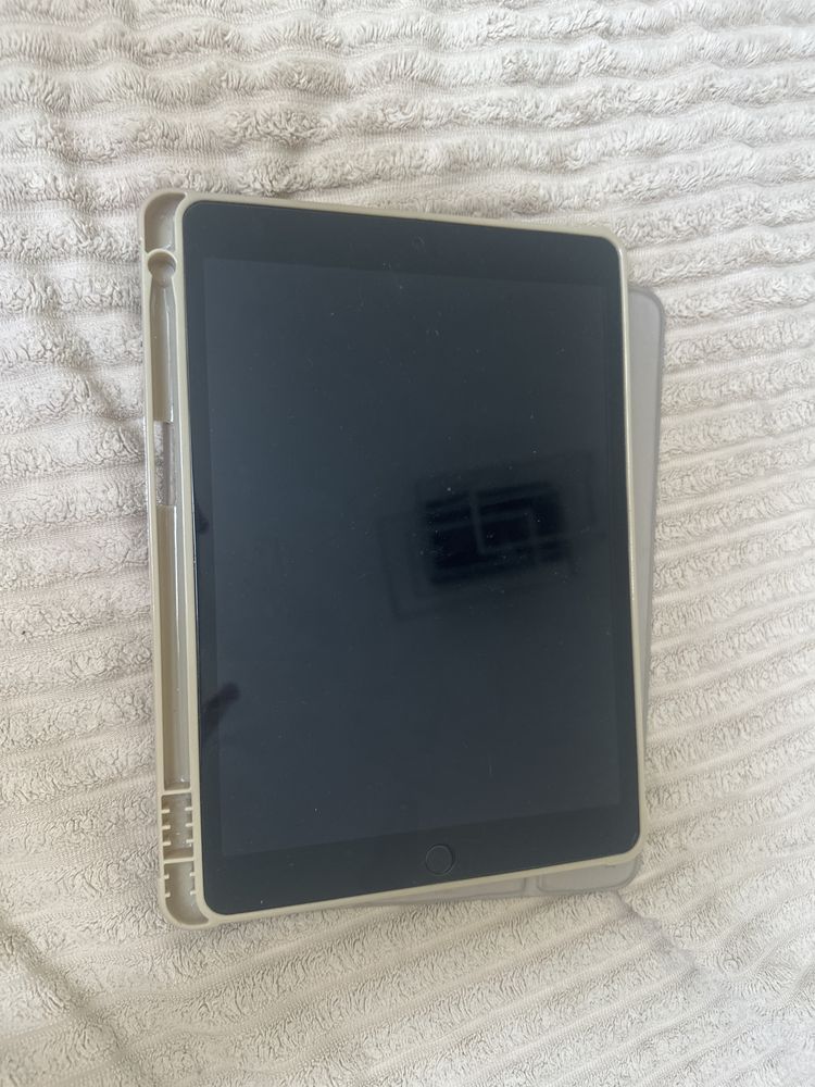 Нашел Ipad на улице Одессы пишите отдам хозяину!!!