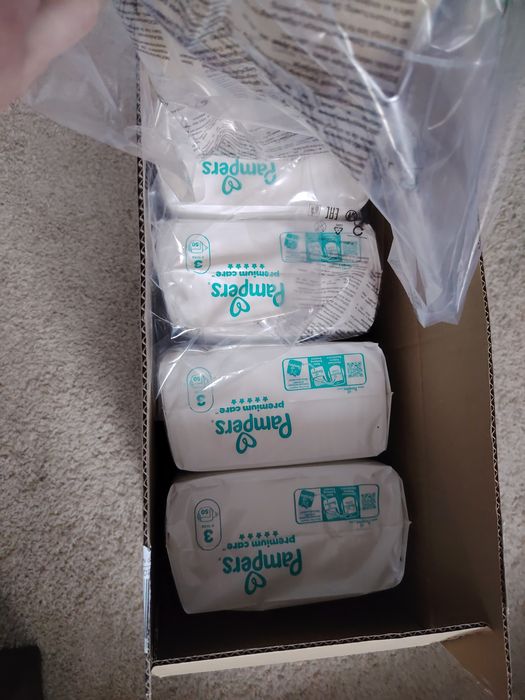 Sprzedam Pampersy Pampers premium care 3