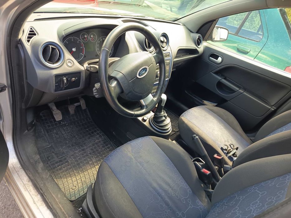 Ford Fiesta MK5 Lift 62 maska przednia FV transport/dostawa