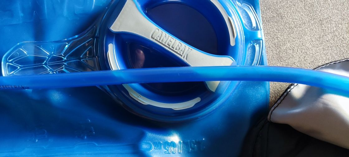 Camelbak Rogue 2.5L novo