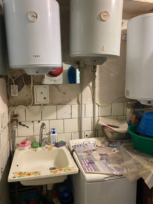 Продам комнату в коммуне.