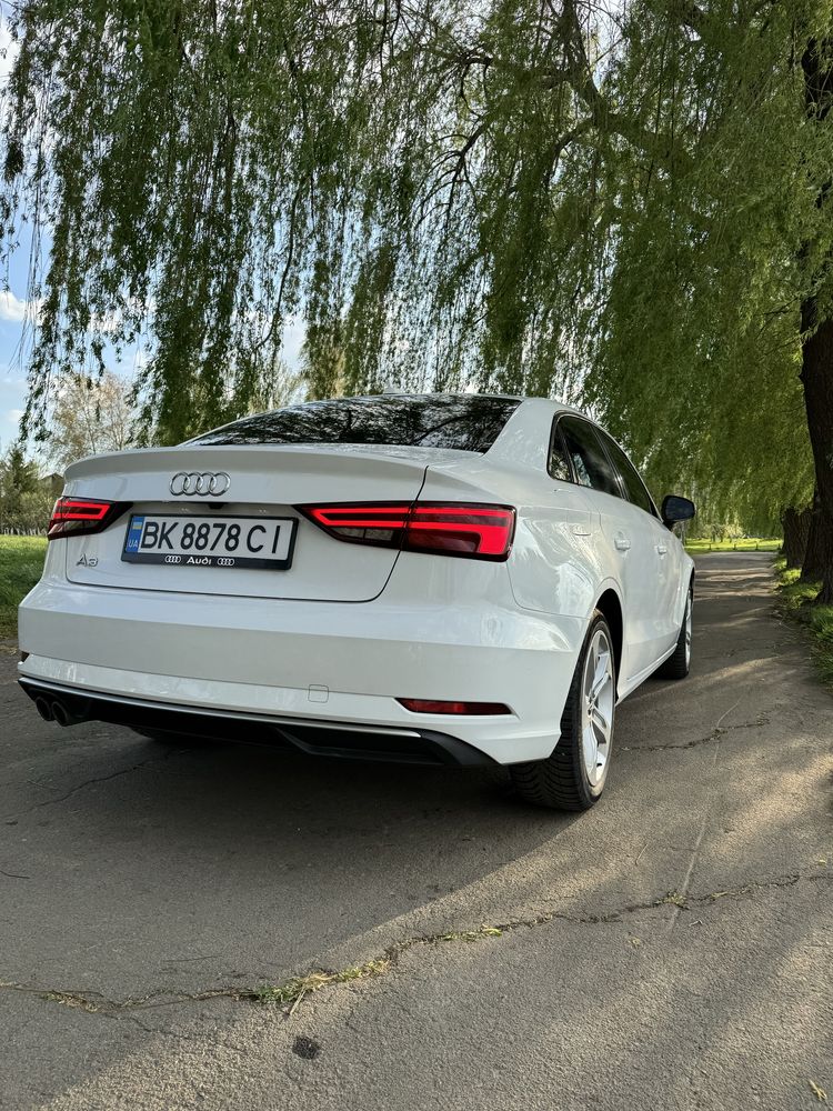 Audi A3 Premium ! Рейсталінг .