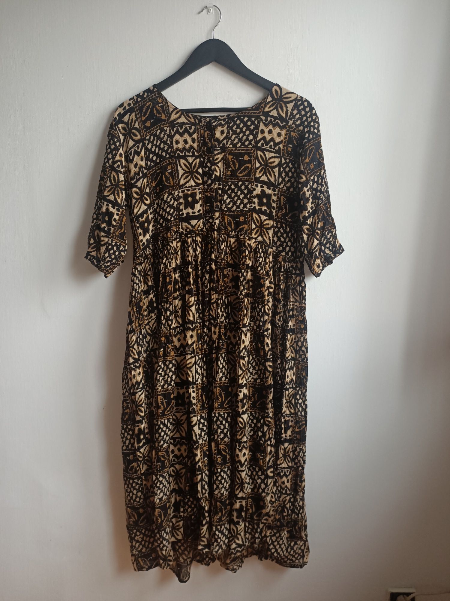 Sukienka we wzory kwiaty brązowa vintage midi 3/4 za kolano PRL lato
