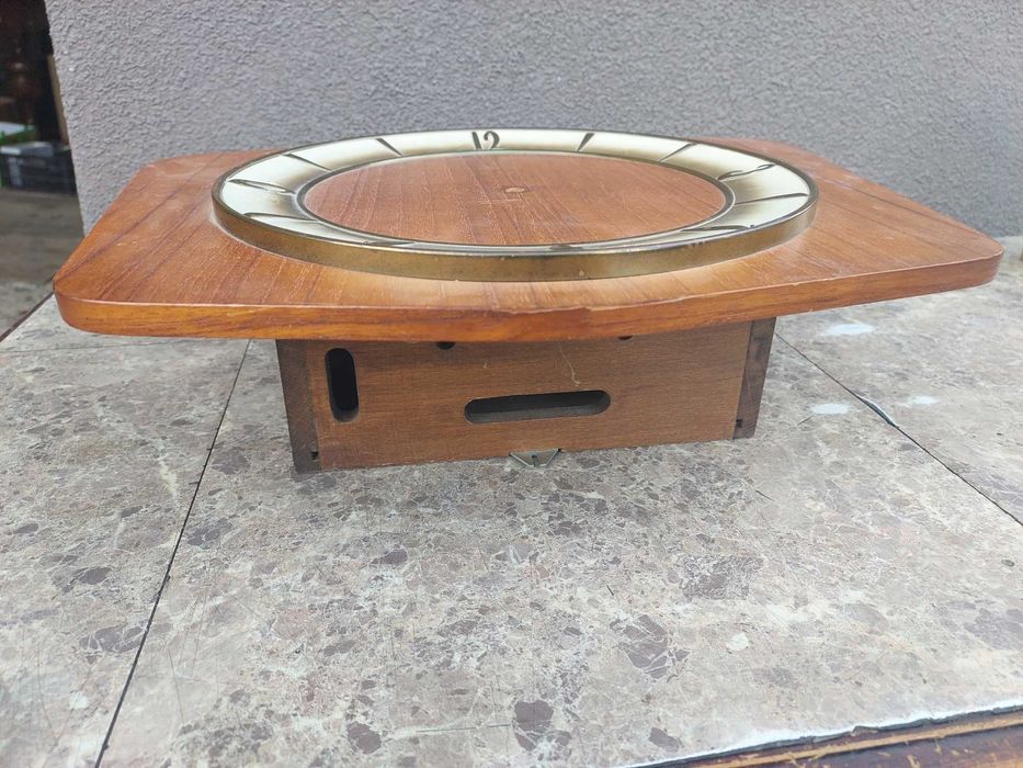 662 Skrzynia obudowa starego zegara ściennego łańcuchowego