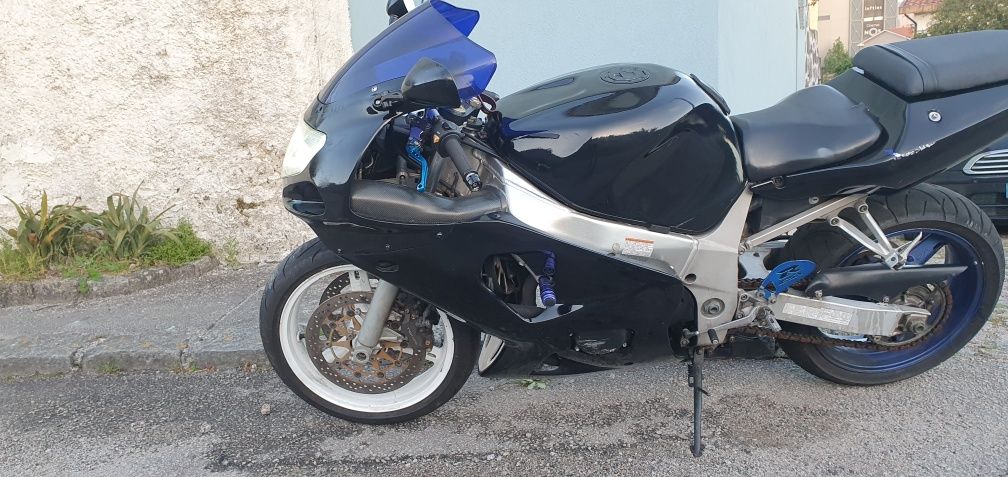 Suzuki Gsx-r 600 k1