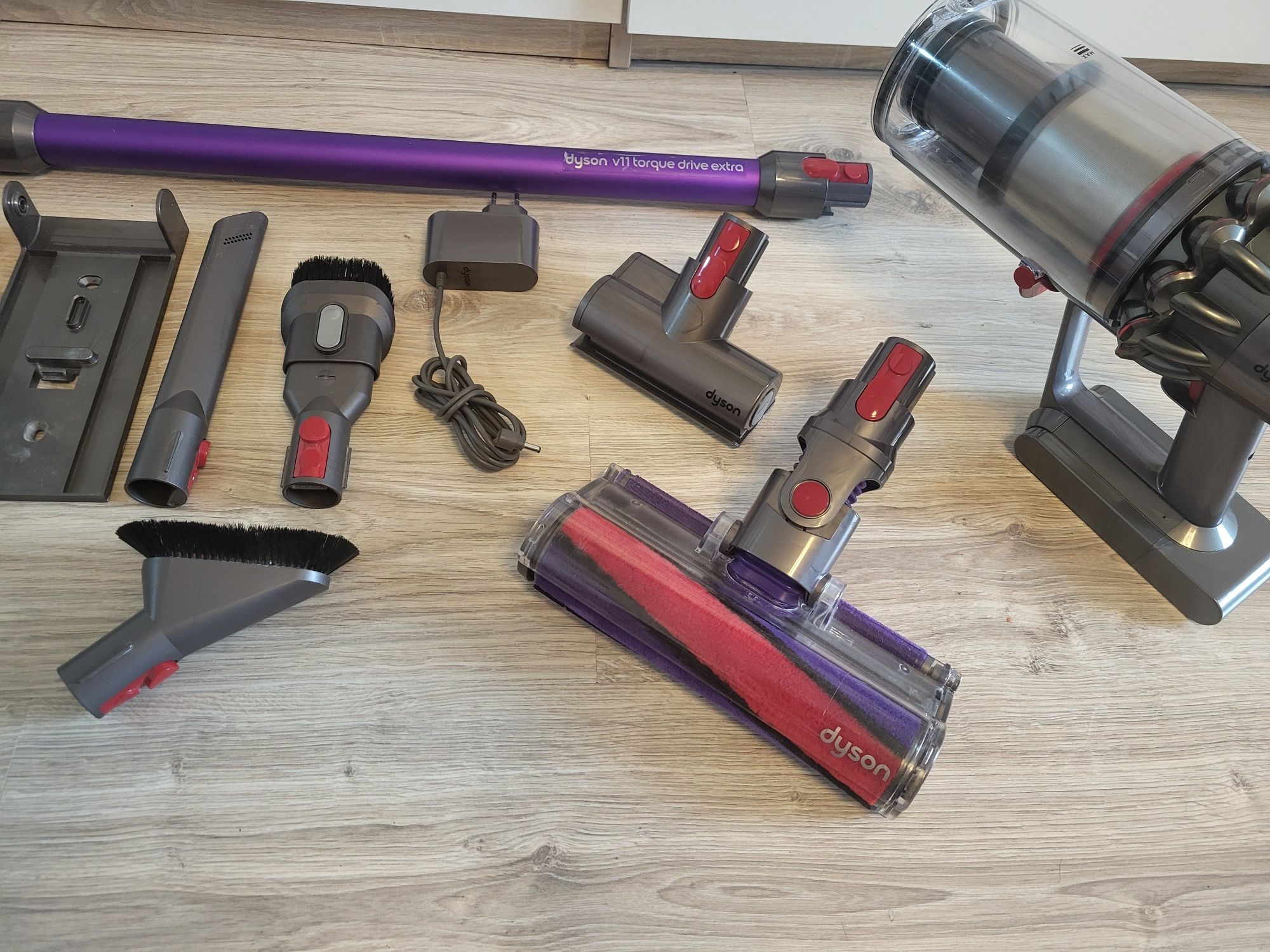 Odkurzacz Dyson V11 Torque Drive extra bezprzewodowy pionowy ŁADNY