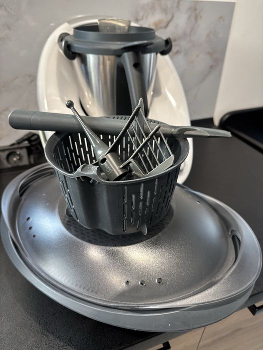 Thermomix TM5 z akcesoriami