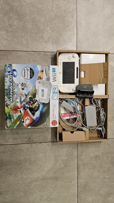Wiiu 32gb limitowany box Mario kart 8. Softmod Tiramisu/Aroma. 2 gry