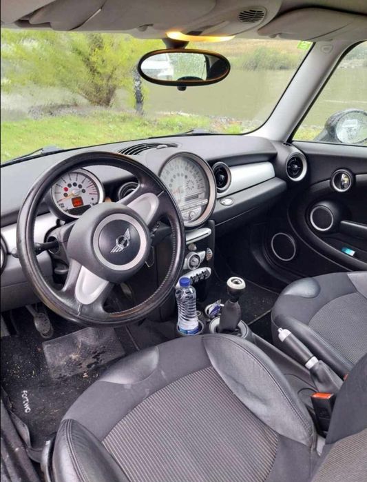 Mini Cooper 1.6 a GPL/gasol.