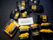 Оригінальні зарядні пристрої 220В та акумулятори DeWALT 12/20V
