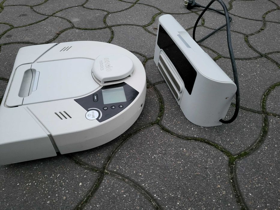 Robot sprzątający NEATO ROBOTICS Botvac 8100 mocny ze stacją lądującą