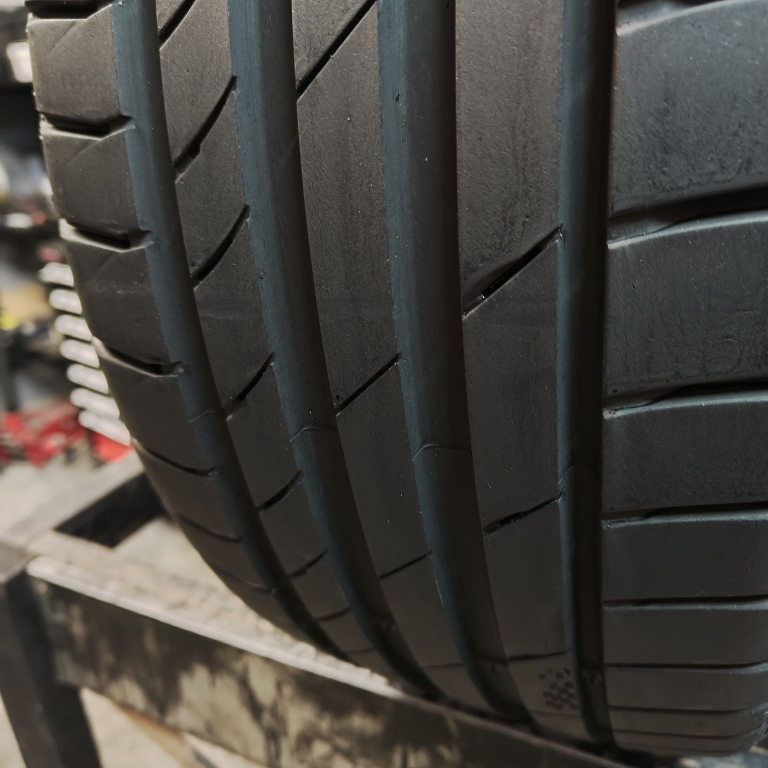 205/40/17 Sprzedam parę opon letnich Kumho