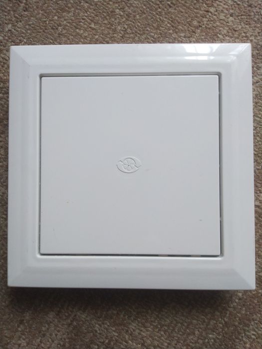 Дверцы пластиковые ревизионные 15х15см