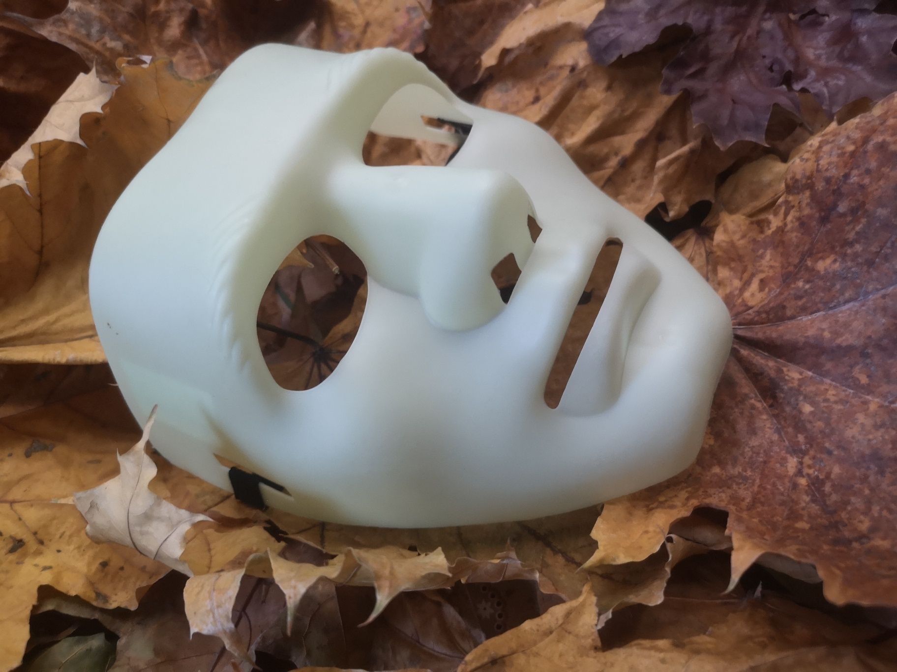 Карнавальная маска анонимус светится в темноте косплей хелоуин хэлоуин