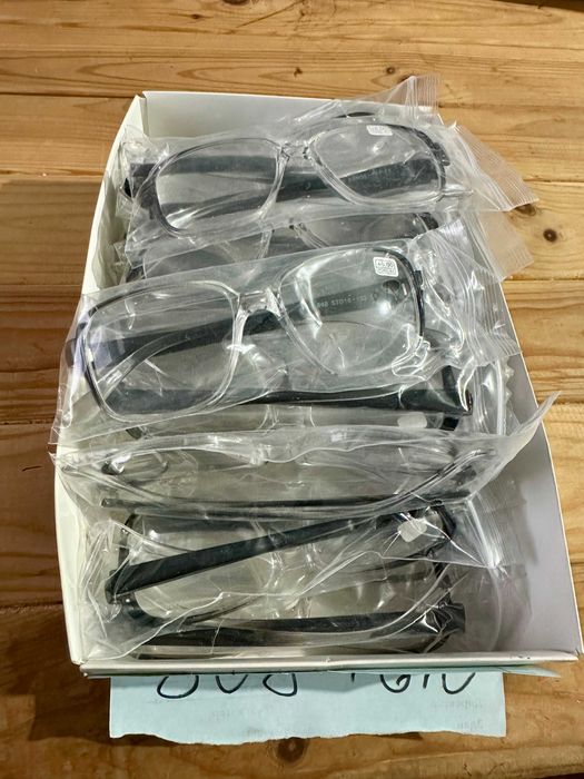 Окуляри для зору оптом і вроздріб. Розпродаж