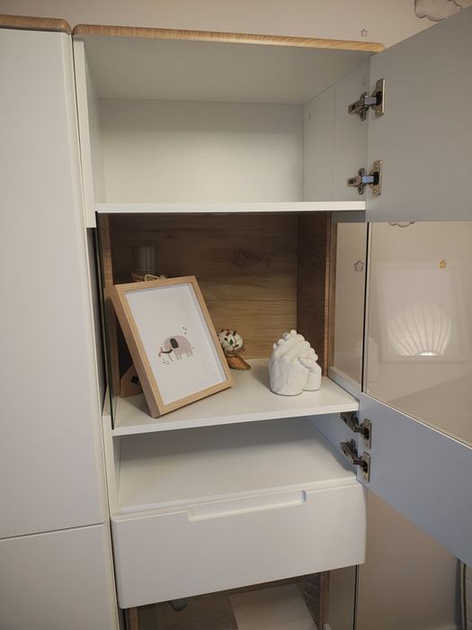 Biała witrynka Witryna słupek