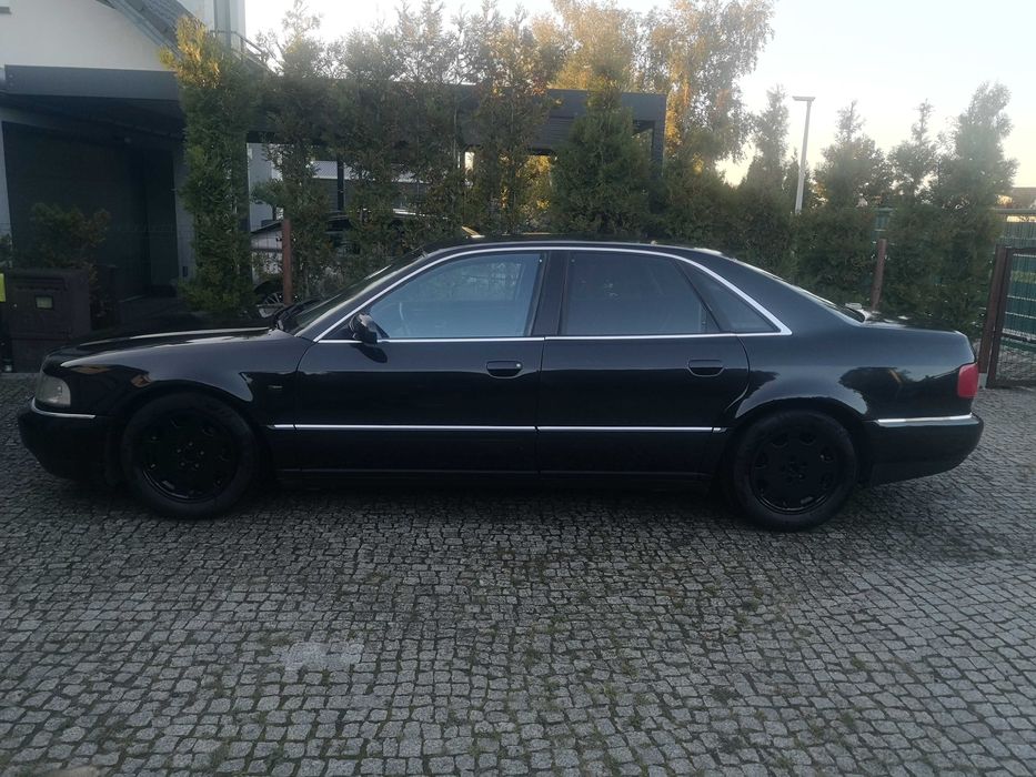 Audi A8 QUATTRO V8 !!