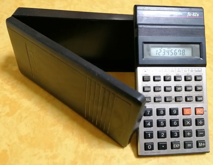 Calculadora CASIO fx-82B vintage (1987)