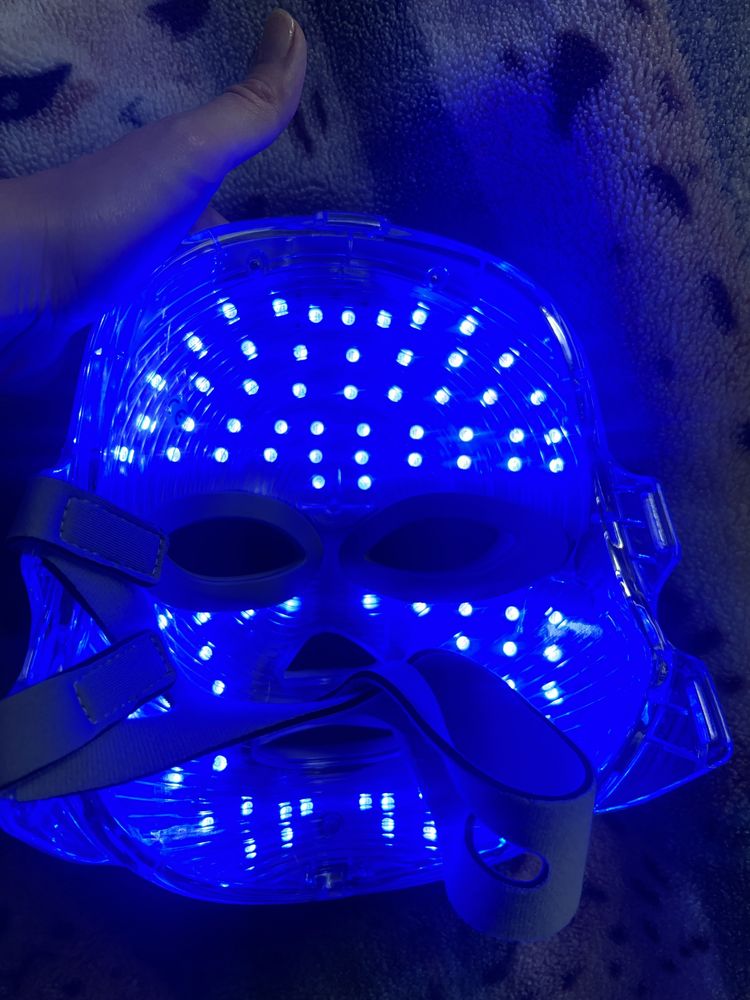 Maska LED na twarz regenerujaca skórę wiele kolorow stan ideanlny
