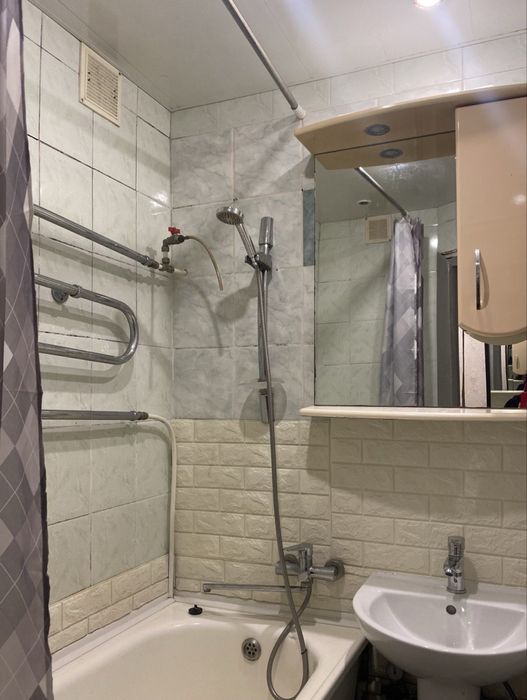 Здаю 2 кімнатну каартиру подобово.