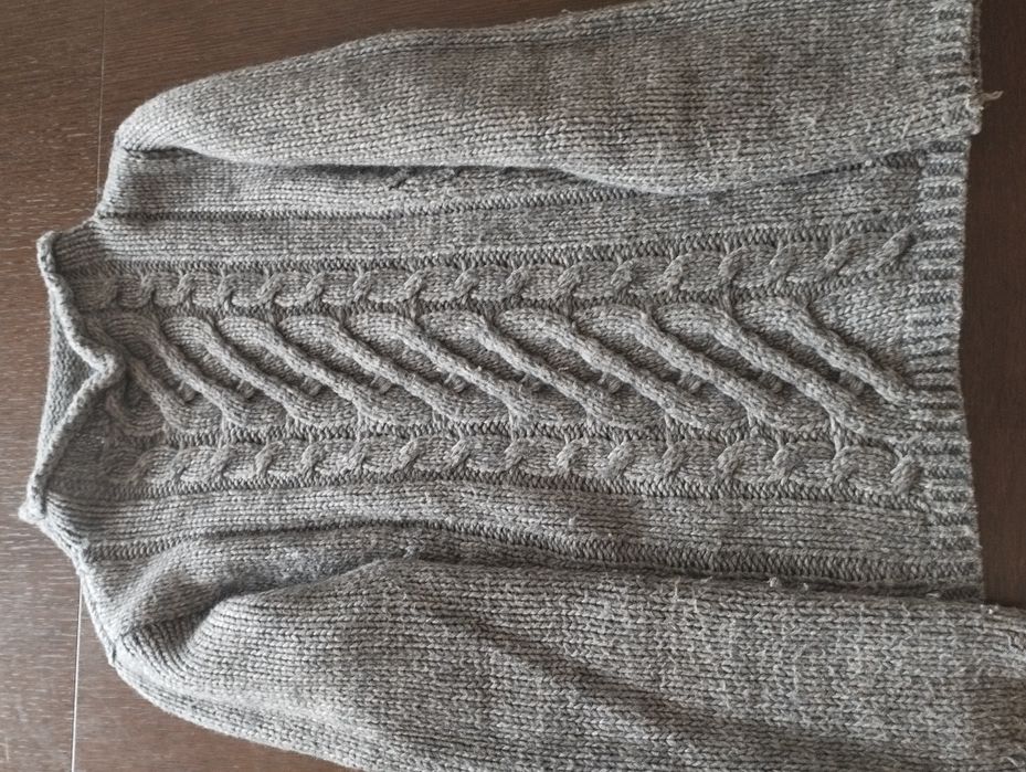 Wełniany sweter damski