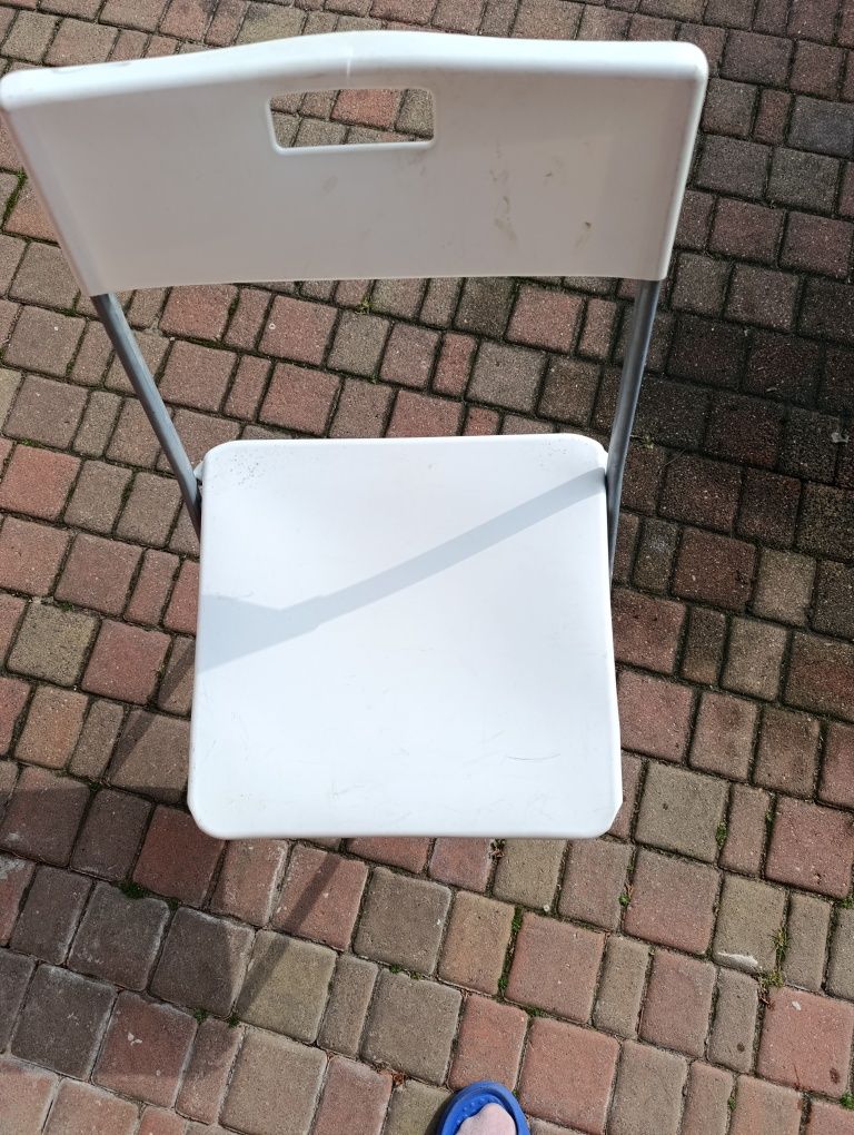 Krzesło białe składne