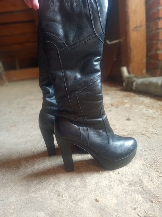 Шкіряні чоботи жіночі, розмір 39