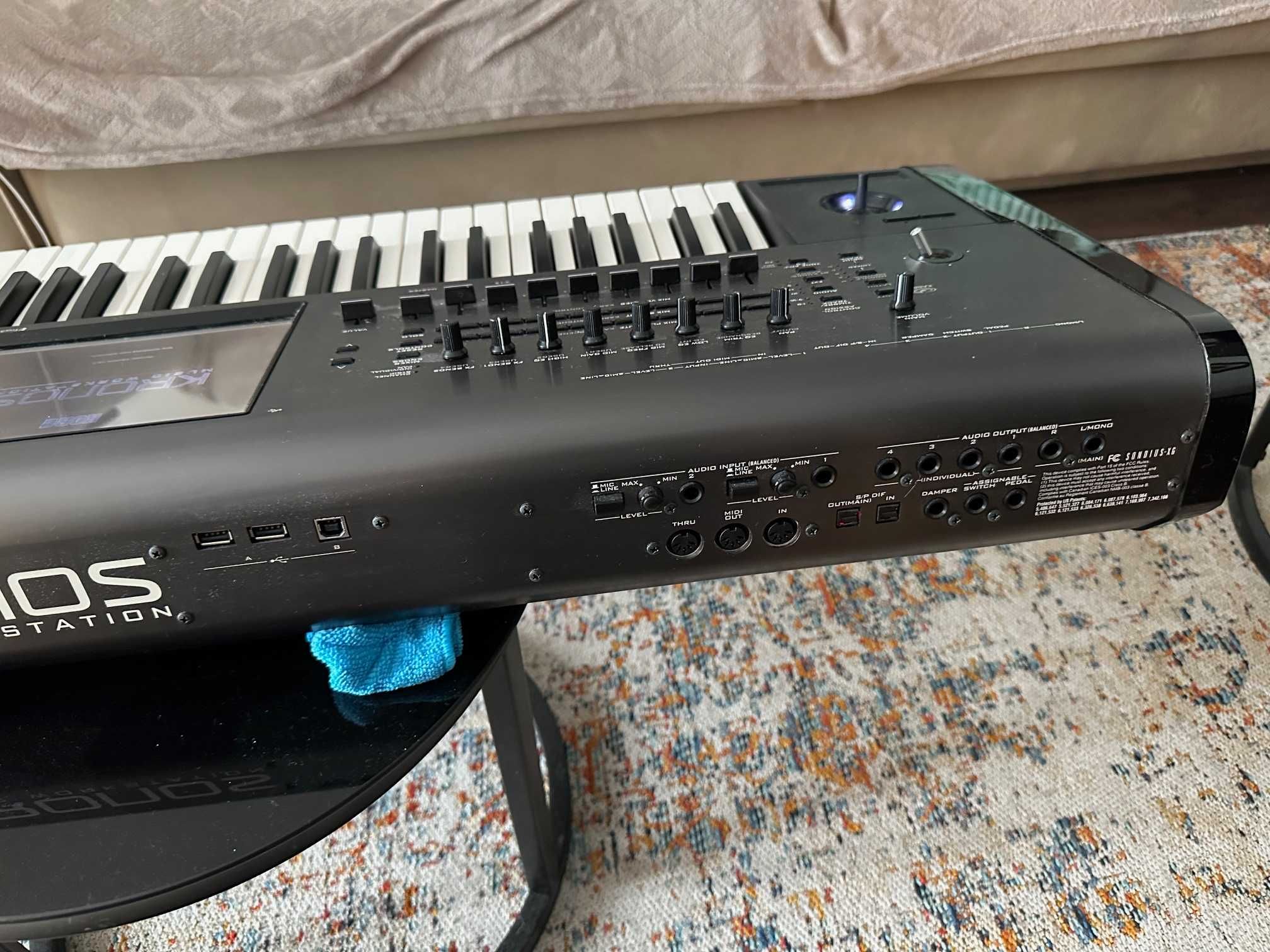Korg Kronos 61, stan jak nowy