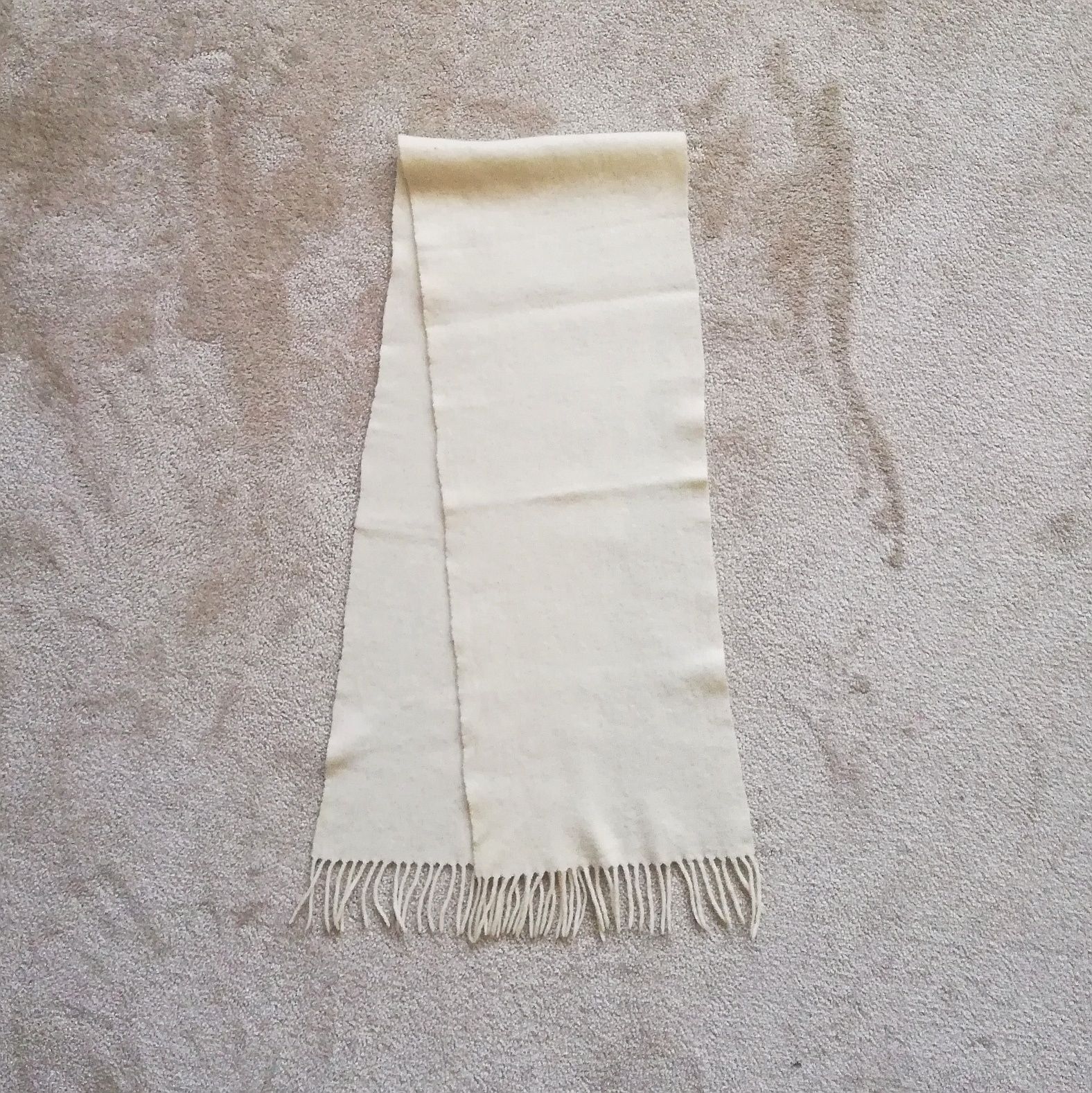Cachecol branco sem marca
