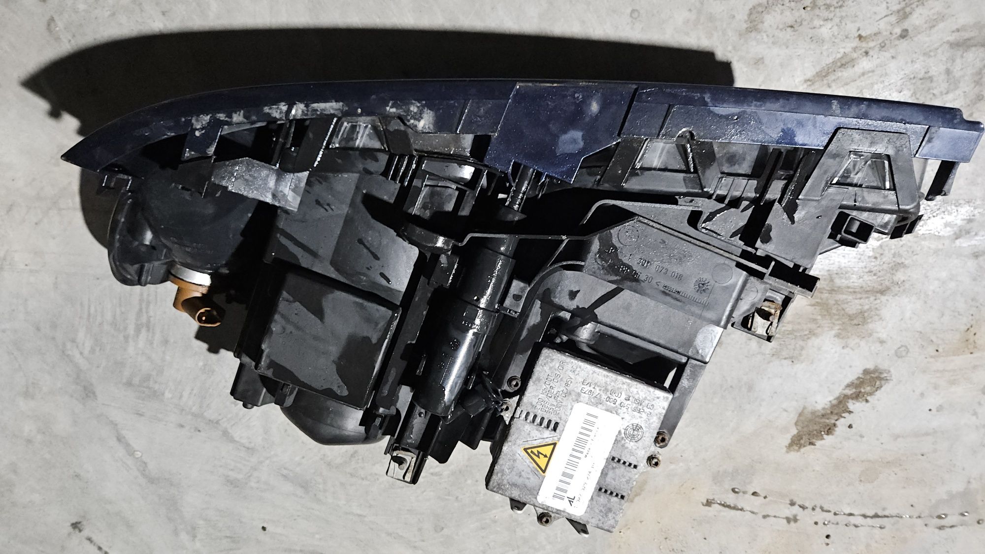 Lampa prawa BMW E46 xenon polift sedan spryskiwacz lampa przednia przó