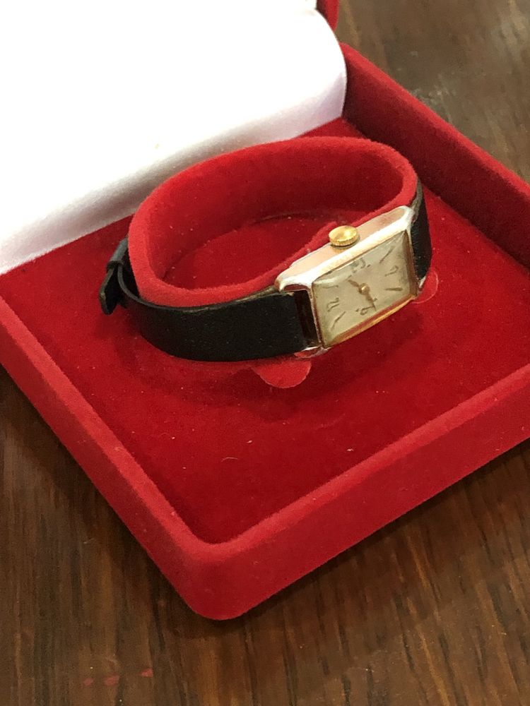 Zabytkowy zegarek damski mechaniczny Vintage