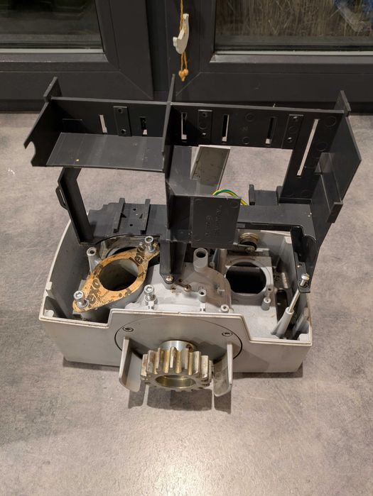 Obudowa napędu bramy przesuwnej zębatka podstawa CAME BXV800