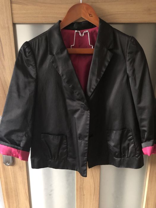 Żakiet lekko rozkloszowany