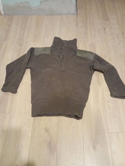 Sweter z demobilu wojskowego