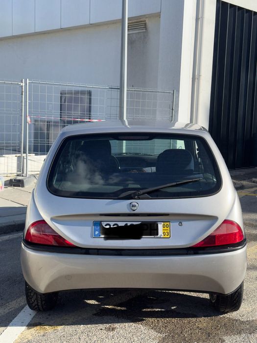 Lancya y 1.2 gasolina , ano 2000