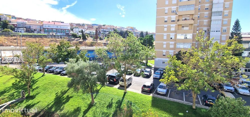 Viva numa zona tranquila T3 Familiar Remodelado com Conforto e Charme!