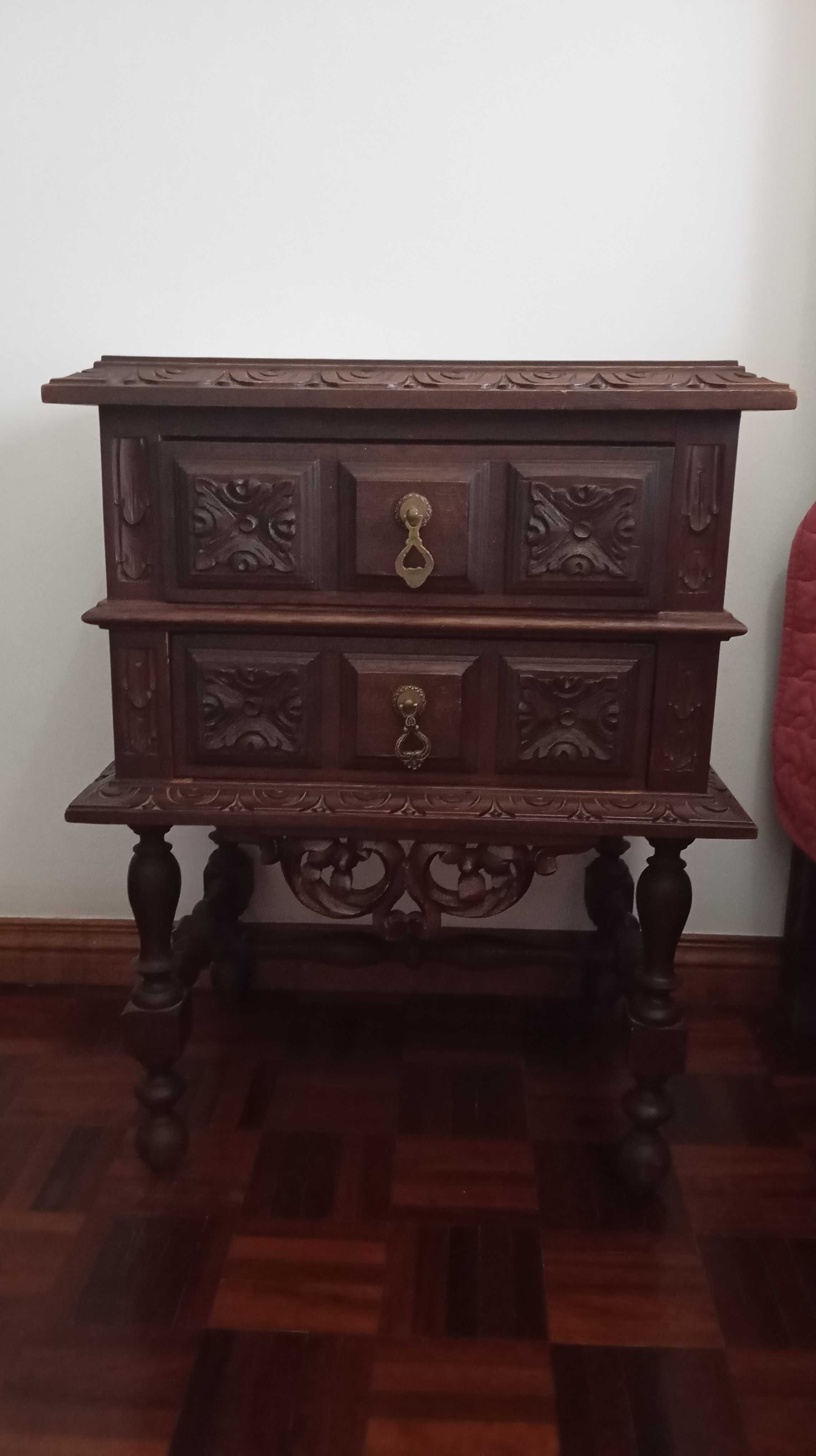 Conjunto de 2 mesas de cabeceira rústicas e 1 cómoda