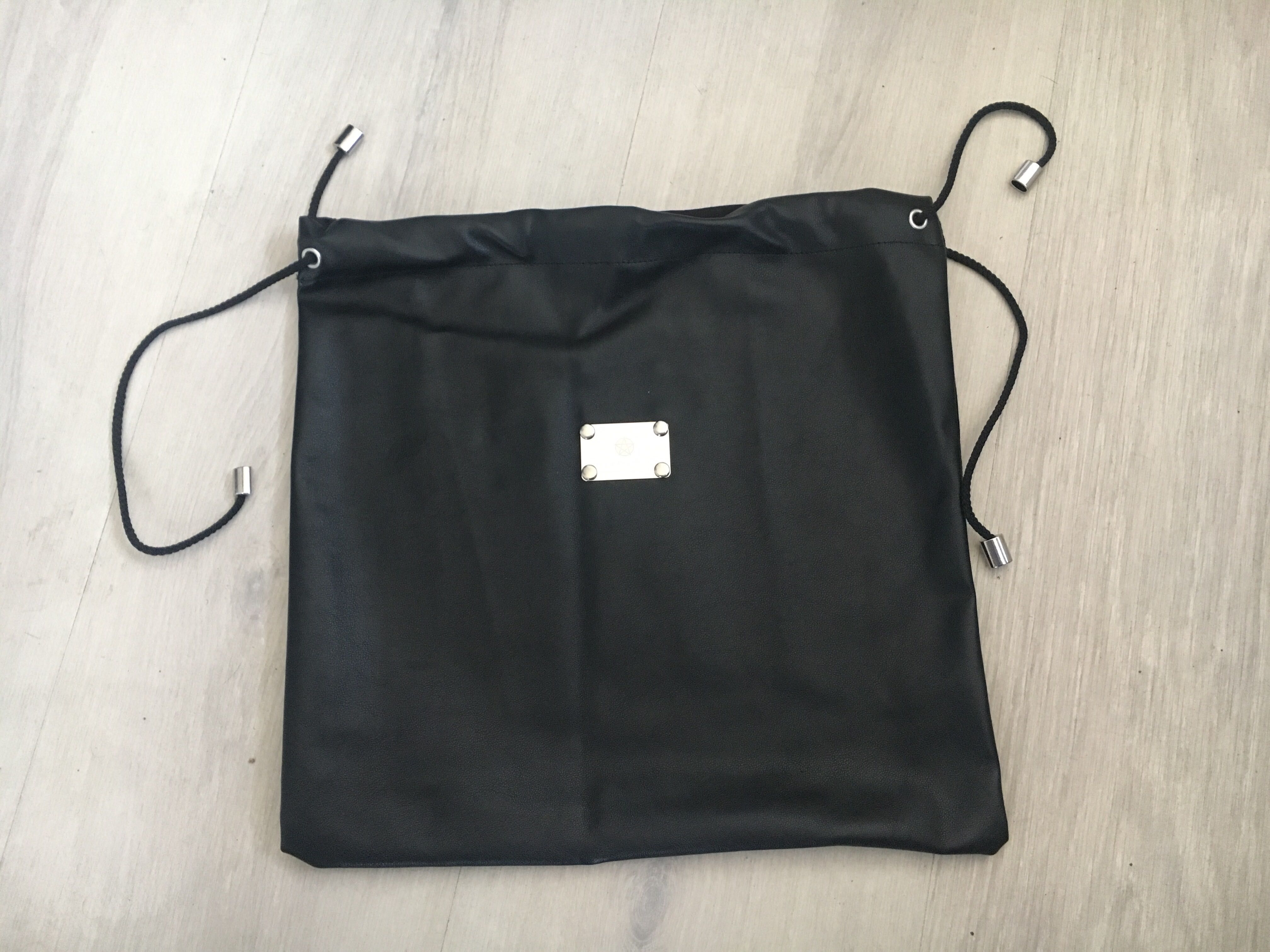 Piękna saszetka torebka na prezent sakwa skórzana z dzianiną 15 x 15cm