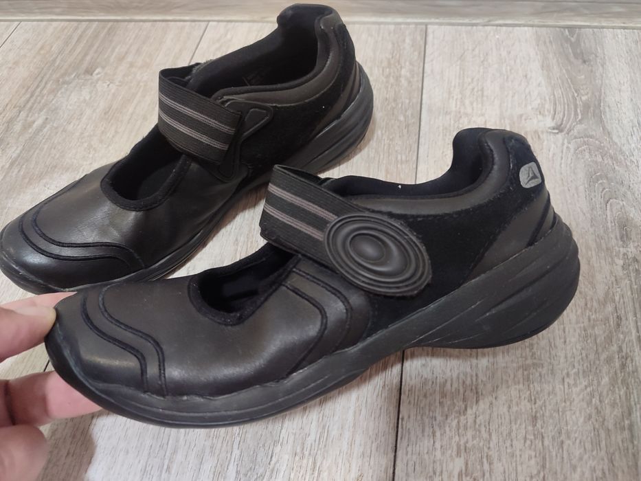 Clarks туфлі для дівчини UK4 _23 см