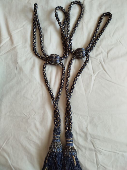 Par de embrasses para cortinas, azul com dourado.