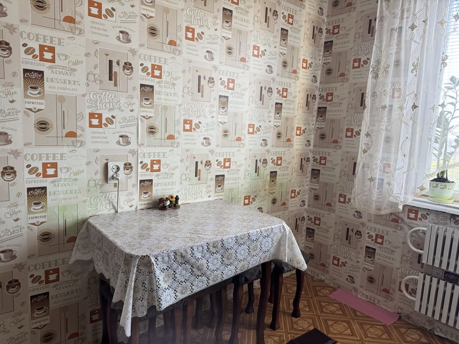 Здається трикімнатна квартира